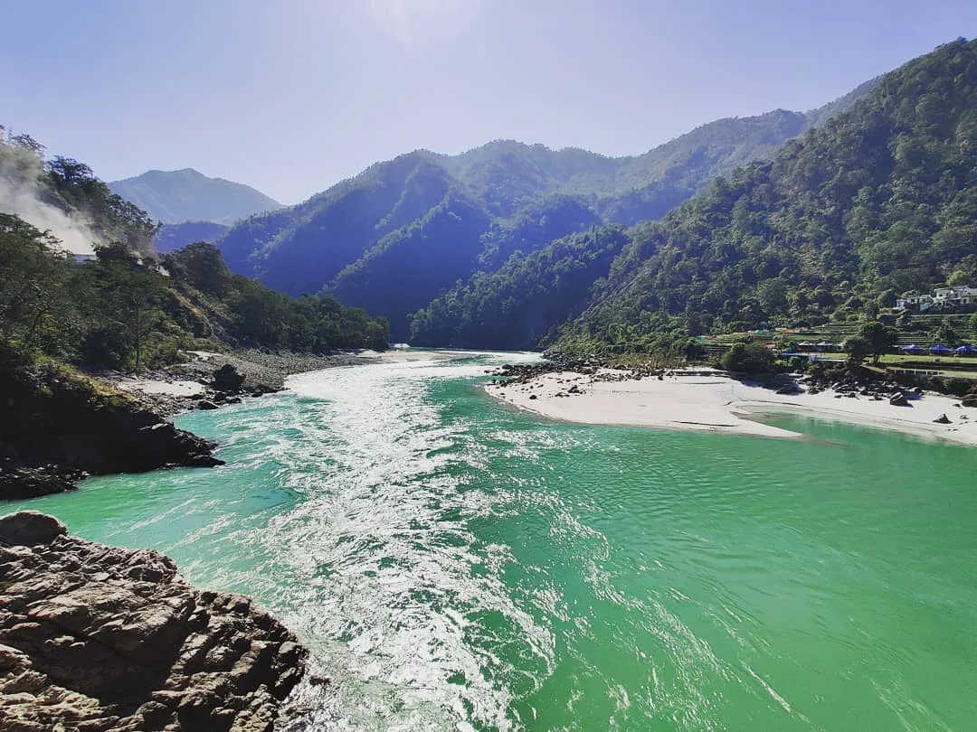 The "lagoon" sits by the Ganga like this

#vanlife