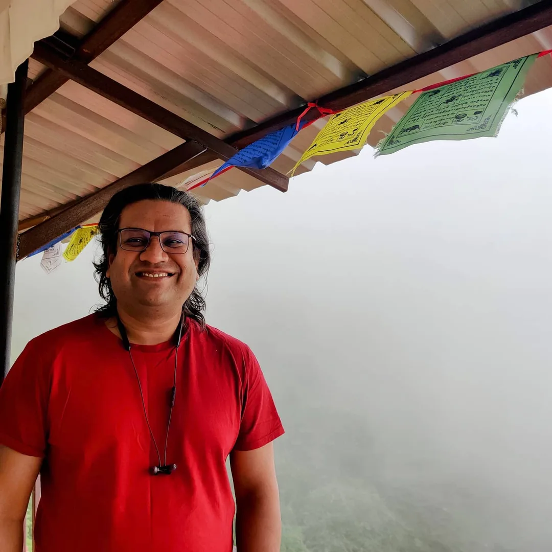 Looking sideways. Coz never can keep my eyes off the monkeys on the hills.