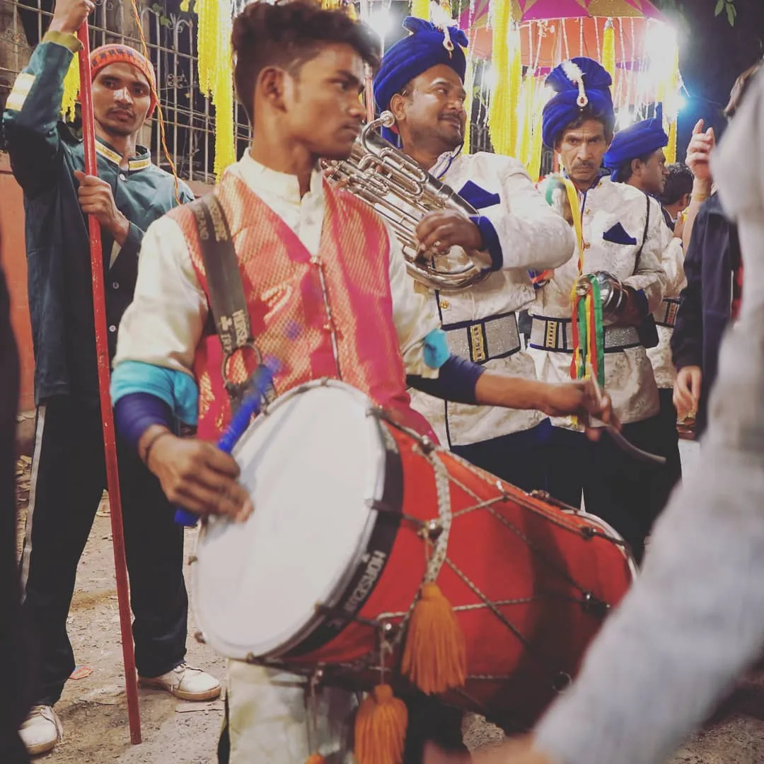 घूरते क्या हो भाई?

#varanasi #india #banaras #kashi #banarasi #travel #varanasidiaries #uttarpradesh #photography #benaras #incredibleindia #travelphotography #varanasiindia #wedd