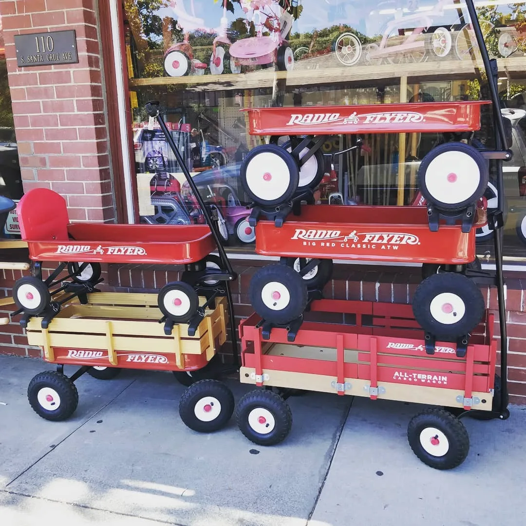 Radio Flyer wagons ❤️ Oh, why must little boys grow up!