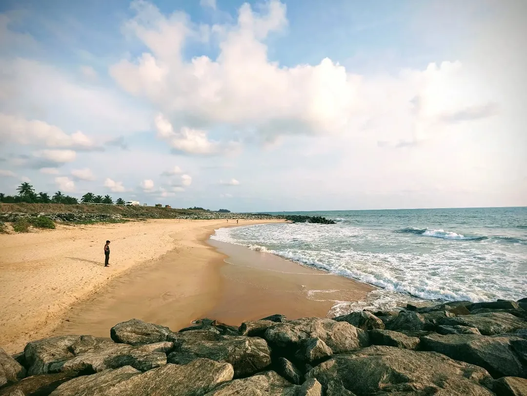 #Maravanthe is the opposite of #BabaBudanGiri. It looks better in pictures than when you're actually there.

#Karnataka #nature #indiaclicks