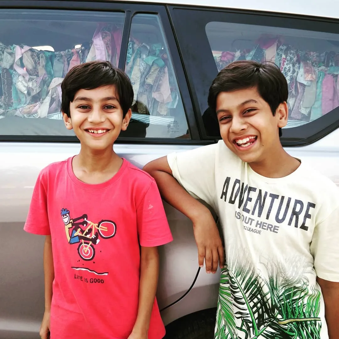 If we cross #Kasauli today, we can sleep in the van without air conditioning. That's another two hours of driving. And the sun would be about to set. Let's see.

#vanlife #Himachal