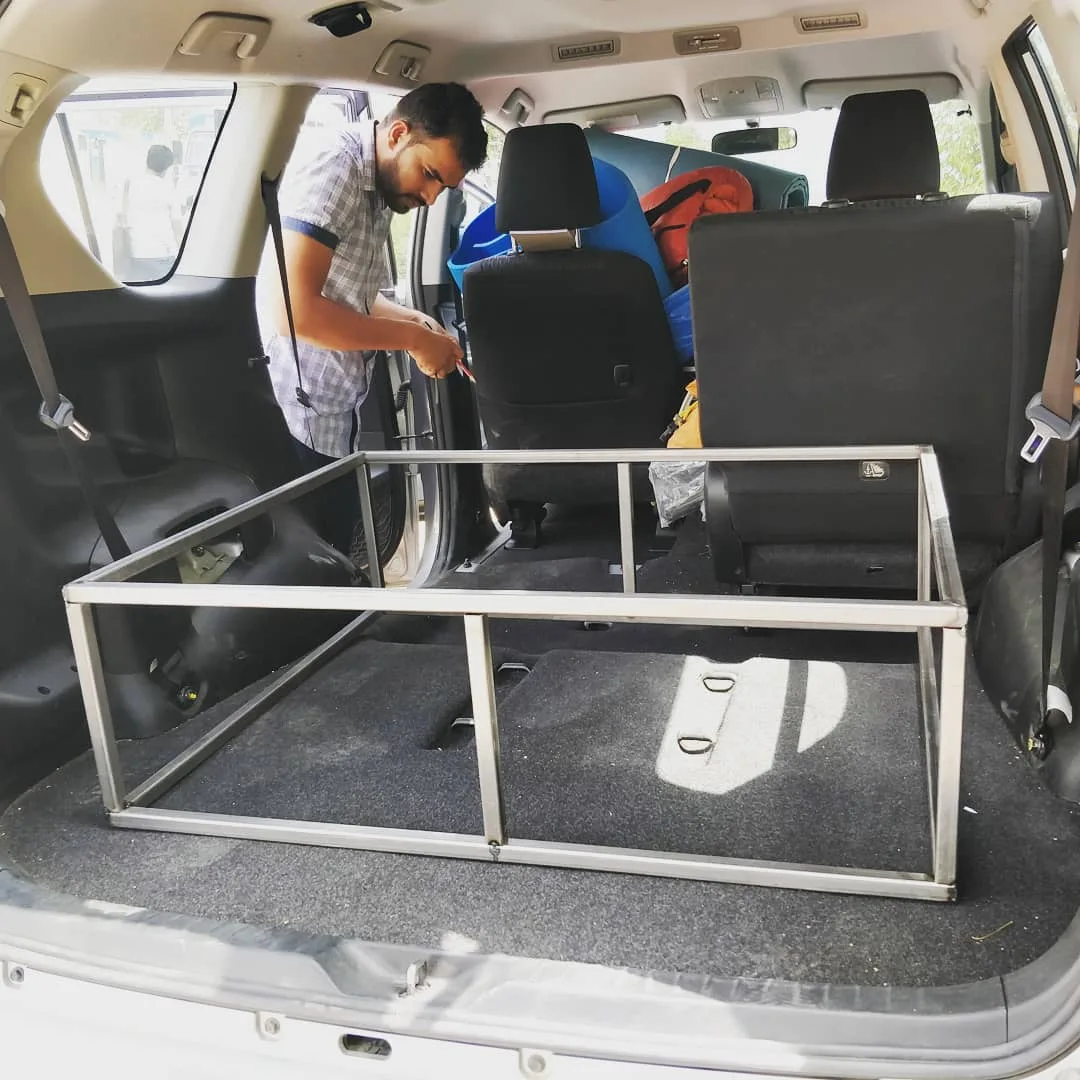 A late start to the day today. Was dropping of the kids and battling with peak our Gurgaon traffic.

We have started fitting the first cut structure into the back of the van. Furth