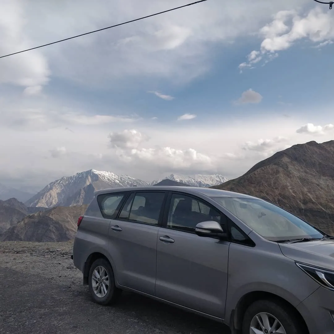 We have done 1,003 km so far, and the mileage has averaged out to 11.7/100km, over plains and mountains. This is still a lot better than the mileage in Gurgaon, so I’m not complain