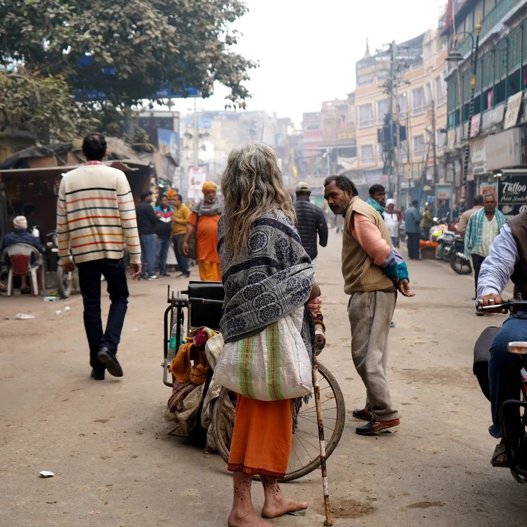 #varanasi #india #banaras #kashi #banarasi #travel #varanasidiaries #uttarpradesh #photography #benaras #ganga #incredibleindia #ghat #gangaghat #gangaghats #travelphotography #var