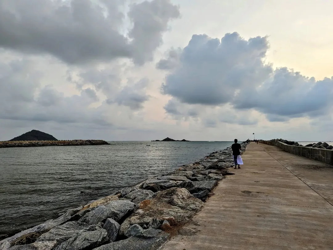 More magic from #Alvekodi 

#Karnataka #incredibleindia #clouds #sea