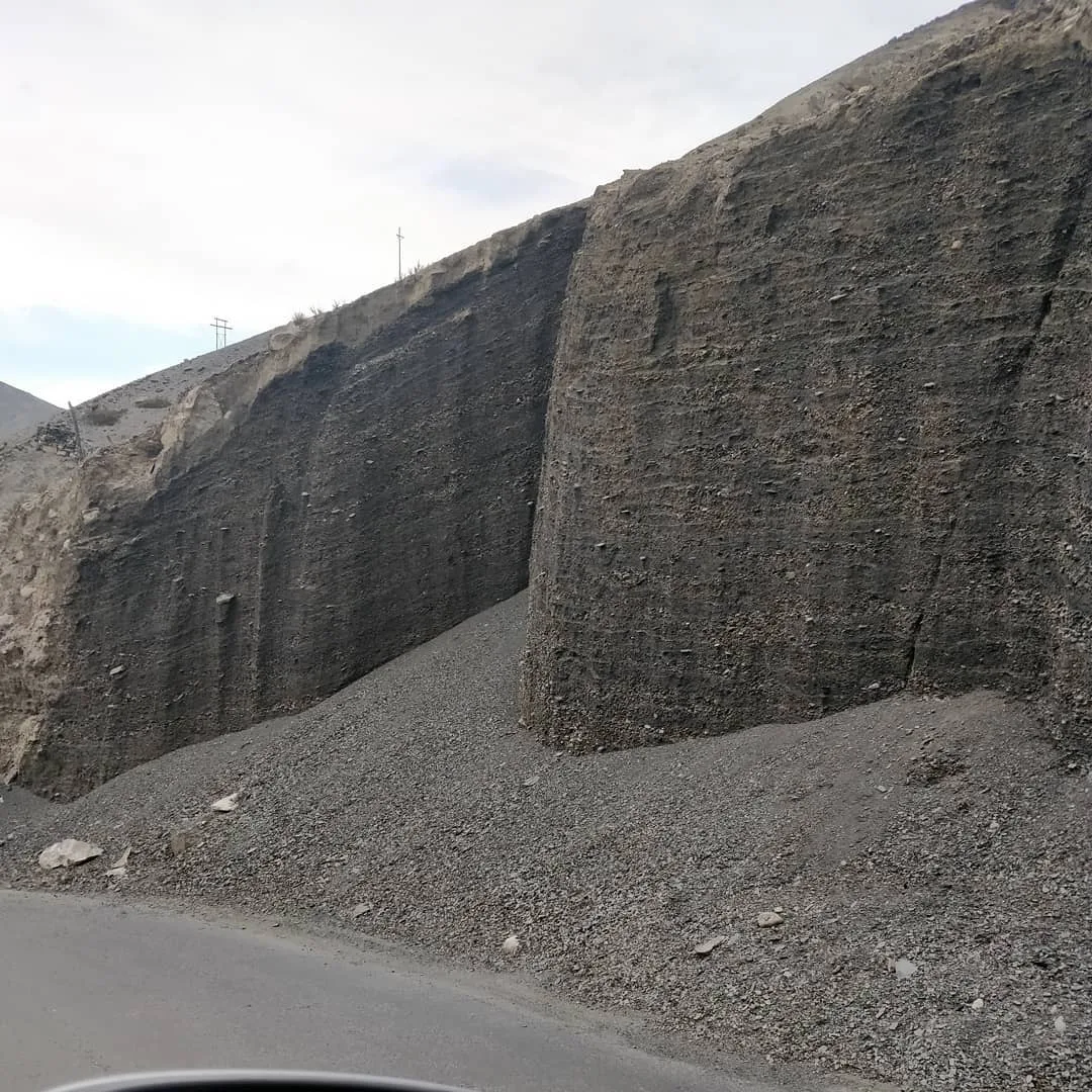All kinds of rock reliefs. We captured maybe ten types. The area easily has over a hundred. This place is a geologist's dry dream.