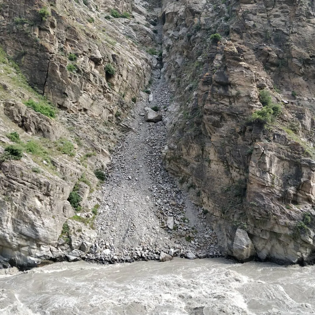 We lost our way on the road to #Tabo. Looks like it wasn't such a bad thing 😀

It's the #journey not the destination!

#travel #instatravel #India #incredibleindia #mountains