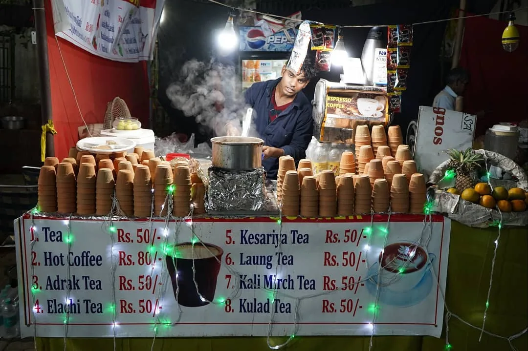 गरम चाय पियो

#tea #street #food #streetfood #streetfoodindia #steam #sustainable #slowliving #theartofslowliving #photography #indiaclicks #incredibleindia #indiapictures #indiatr