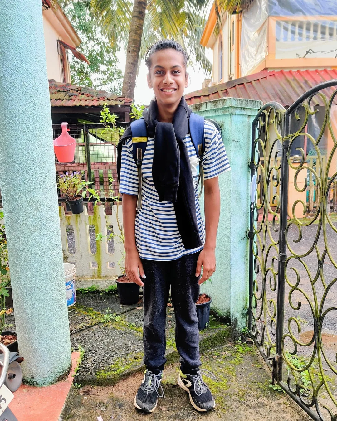 This is how smart boys go to school.
