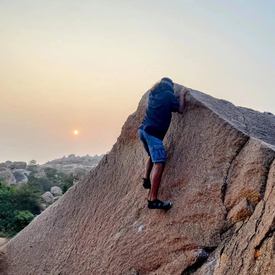 When in Langur country, do as the langurs do. The boys got proper training in #bouldering. Cool stuff.