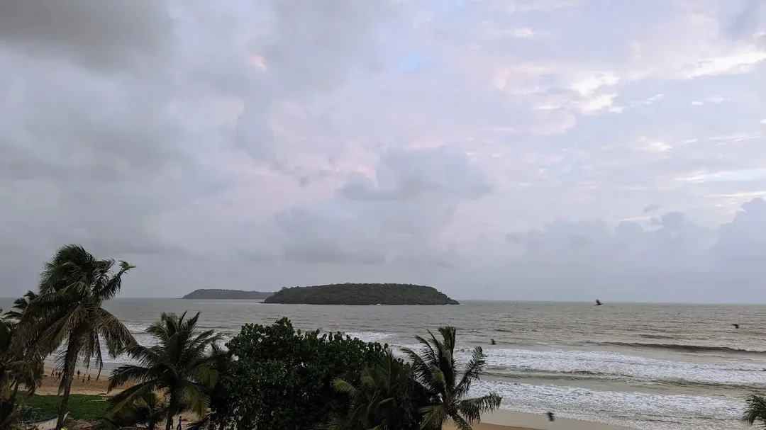 #Clouds #painting the #sky last evening. View from #Baina beach, looking out towards #Pequeno and #Grande islands.