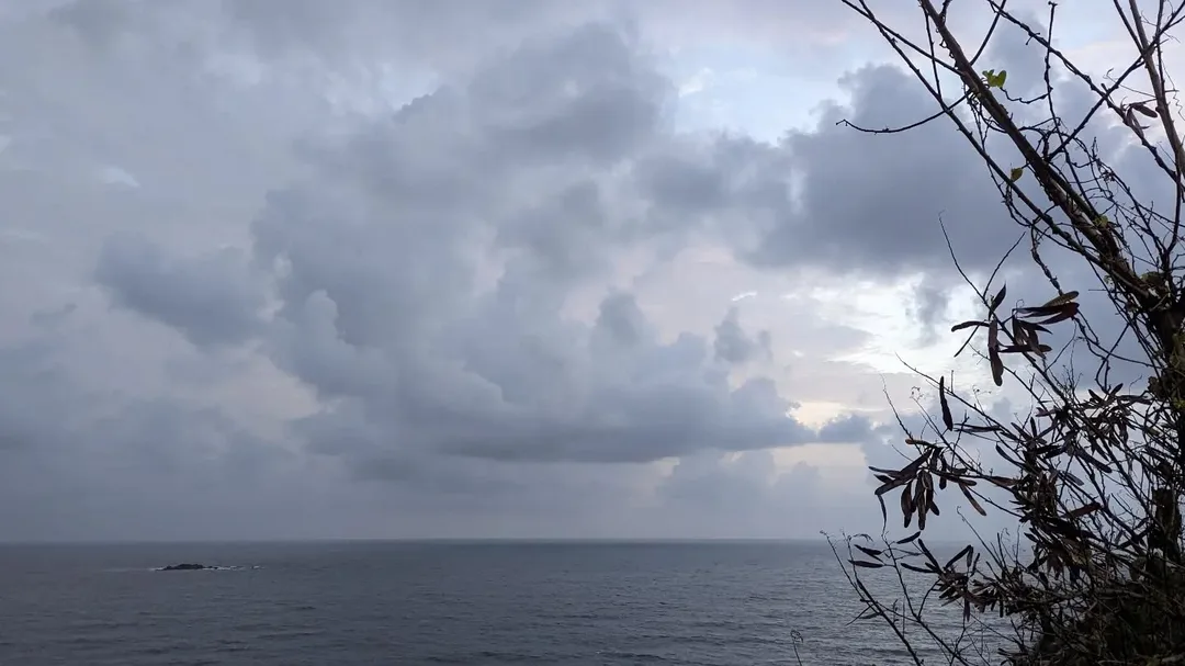 #Clouds #painting the #sky last evening. View from #Baina beach, looking out towards #Pequeno and #Grande islands.