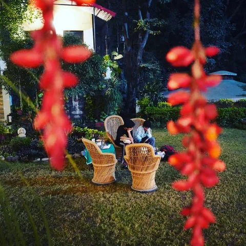 #books #reading #vacation #kids #uttarakhand #rishikesh #bokeh #photo #nature #flowers #flower #wanderlust #vanlife #pho