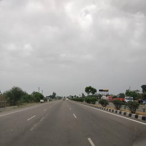 It's 7:45 am and the #skies over #Kurukshetra  are #overcast. Its been a pleaseant 25°C since we entered the plains. We 