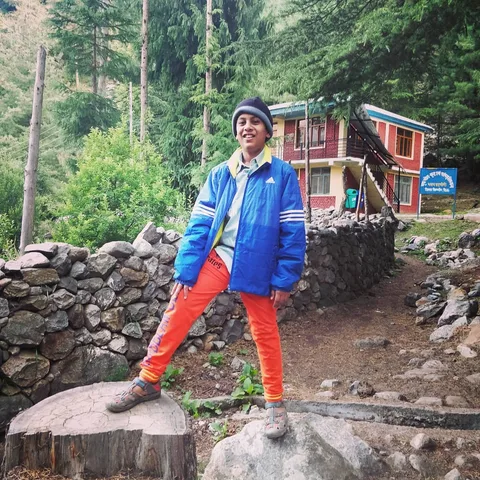 लकड़ा हमारा hero है

#kidsofinstagram #kidstravel #kids