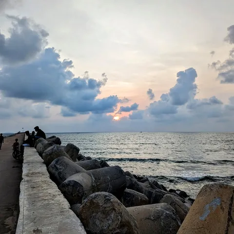 I don't think we've ever experienced anything quite like the #Alvekodi #Sea Walk.

#Karnataka #incredibleindia #clouds