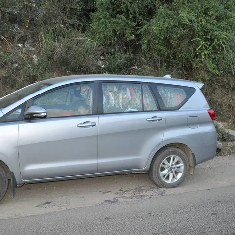The ride quality of the #Innova #Crysta is pretty amazing. The steering wheel requires more force than a Hyundai Xcent. 