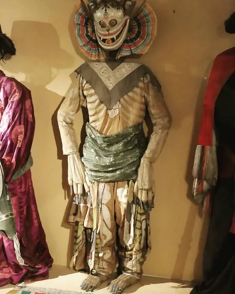 #Monster पुतला gonna #haunt you tonight.

हाथ पैर देख लो ज़रा भाई के