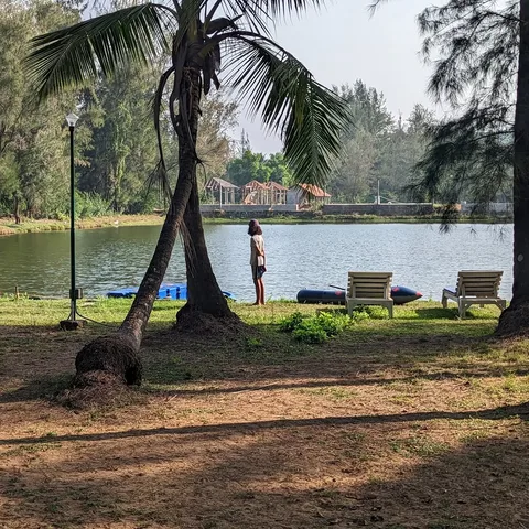 M2 contemplates the lake one last time before we leave. Good times were had. Memories were made.