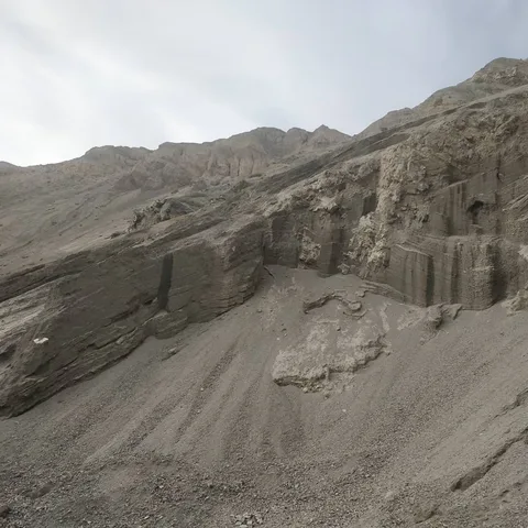 All kinds of rock reliefs. We captured maybe ten types. The area easily has over a hundred. This place is a geologist's 