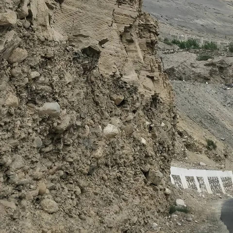 All kinds of rock reliefs. We captured maybe ten types. The area easily has over a hundred. This place is a geologist's 