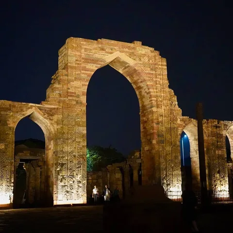 जितनी गहराई में जायेंगे, उतना अद्भुत पायेंगे। #incredibleindia #indiaclicks #indiatravelgram #monument #photography #pho