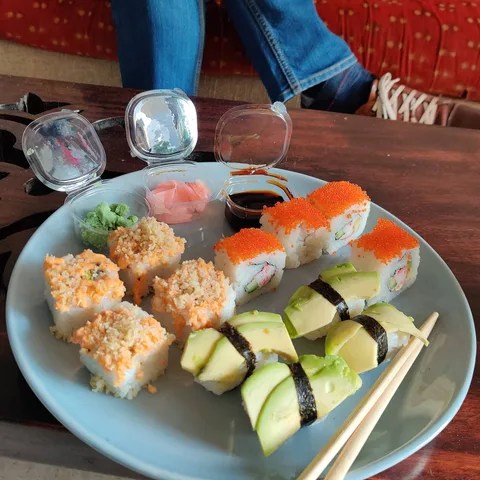 जन्मदिन की Sushi. One of them turned out to be non veg and we discovered just in time 😂