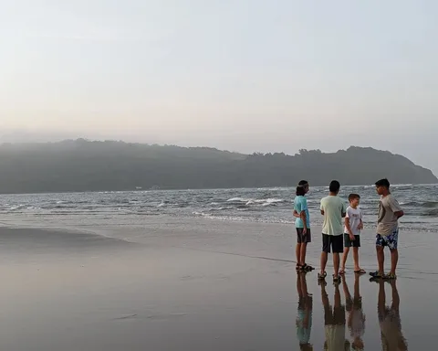 Conversations at the beach