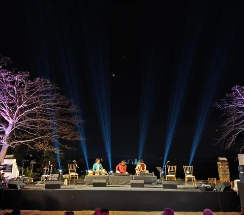 If there is an award for set design for concerts, then the team behind the Monte Music Festival truly deserves it.  From