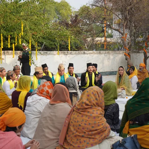 Celebrating #sufi #basant with #adaa at the Chilla Shareef of Hazrat #Nizamuddin. #qawwali